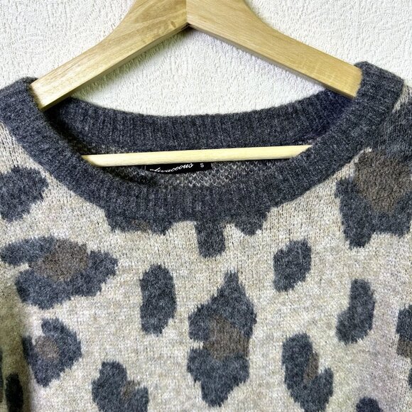 NWT Olivaceous Leopard Print Oversized Soft Cozy Sweater Size S Beige Brown Gray - Picture 4 of 16